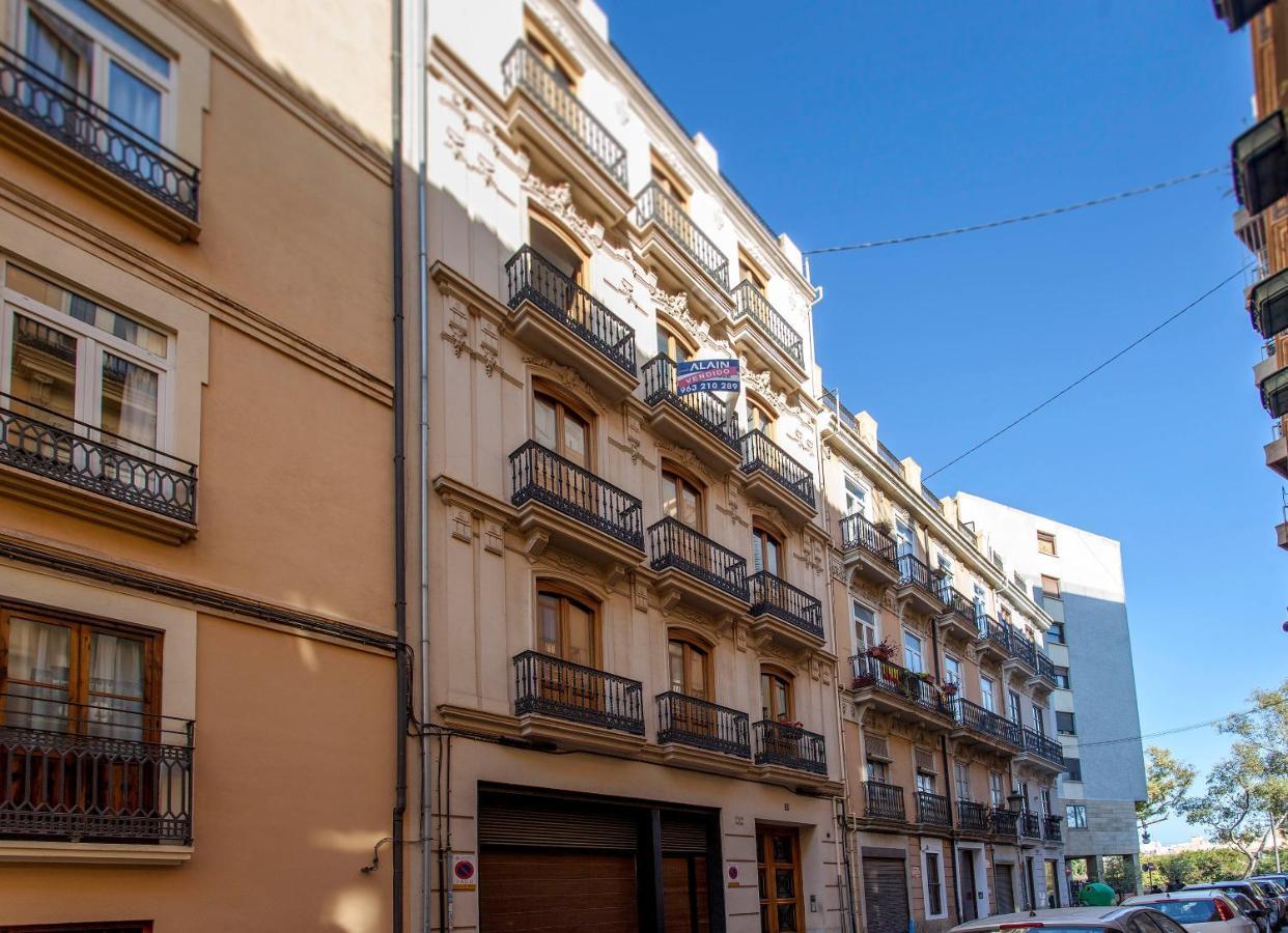 Luxurious & Alluring Home In Historic Town Valencia Luaran gambar